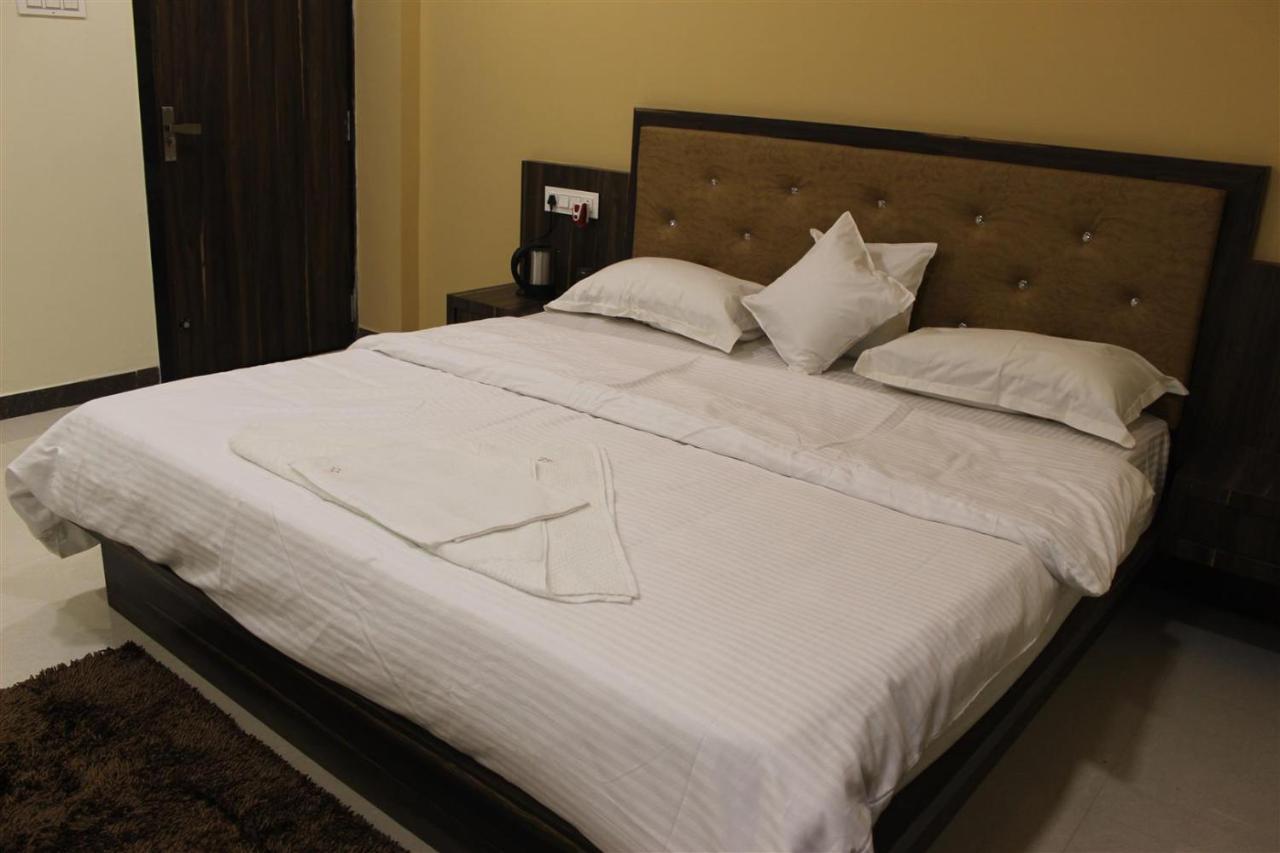 Hotel Shri Sharanam Maheshwar Exteriér fotografie