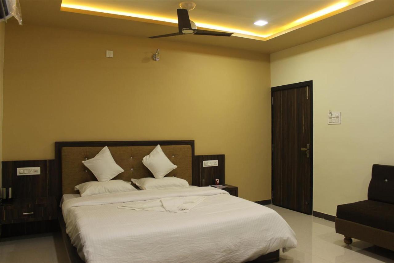 Hotel Shri Sharanam Maheshwar Exteriér fotografie